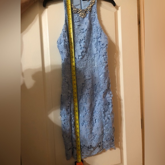 Mia Paluzzi blue lace dress with lining and beading on the neck size S worn once - Picture 4 of 5